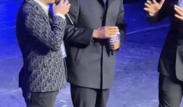 杨树行最新爆料,揭秘娱乐圈最新动态