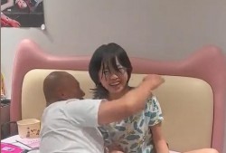 女儿爆料爸爸喝醉酒视频,爸爸醉酒失控瞬间，家庭温馨瞬间变尴尬现场