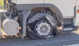 轮胎爆料母子视频,揭秘汽车安全背后的真相