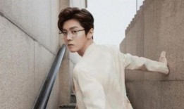 娱乐圈吃瓜王安宇,娱乐圈吃瓜王，揭秘明星幕后故事