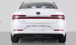 比亚迪秦最新爆料,续航突破，智能领航，引领新能源轿车新潮流