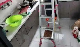 漏水物业爆料视频,小区漏水问题频发，业主生活受影响